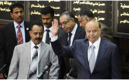 Yémen: Saleh remet officiellement le pouvoir au nouveau président