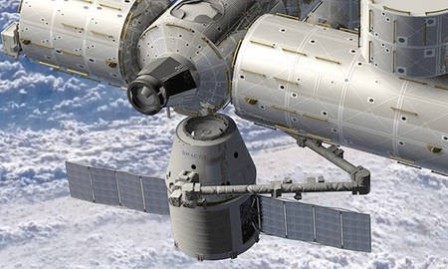 Le premier vaisseau spatial privé Dragon sera lancé fin avril vers l'ISS