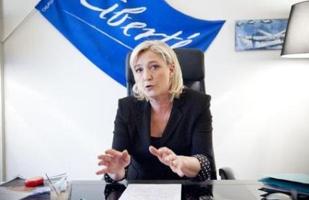 Marine Le Pen demande la dissolution de l'UOIF