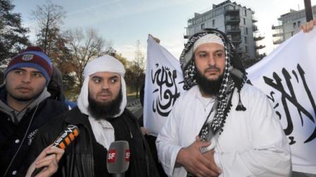 Treize islamistes présumés poursuivis en France