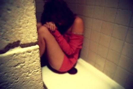 Une fillette enfermée dans une salle de bain depuis huit ans