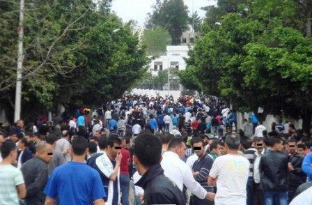 Algérie: une tentative d’immolation tourne à l’émeute à Jijel