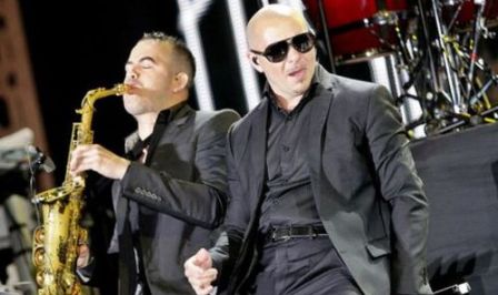 Pitbull et Yolanda be Cool en scène: une soirée à couper le souffle