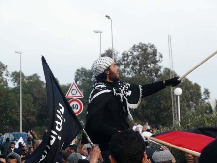 Tunisie: des salafistes protestant contre une exposition de peinture