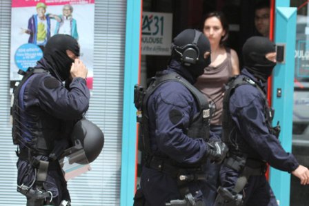 France: prise d'otages par un homme se réclamant d'Al-Qaïda