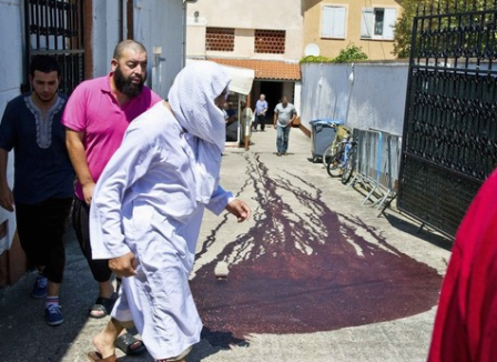 Vague d'indignation après la profanation d'une mosquée à Montauban