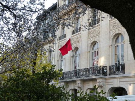 Paris : Un homme menace une employée de l’ambassade du Maroc