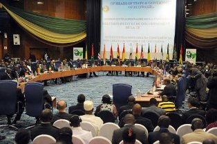 Mali : des dirigeants réunis à Abuja parvenus à un accord