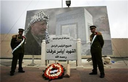 Le corps de Yasser Arafat exhumé à Ramallah