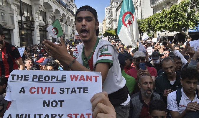 Algérie : Les experts de l'ONU préoccupés par les arrestations arbitraires et l’usage excessif de la force contre les manifestants du Hirak