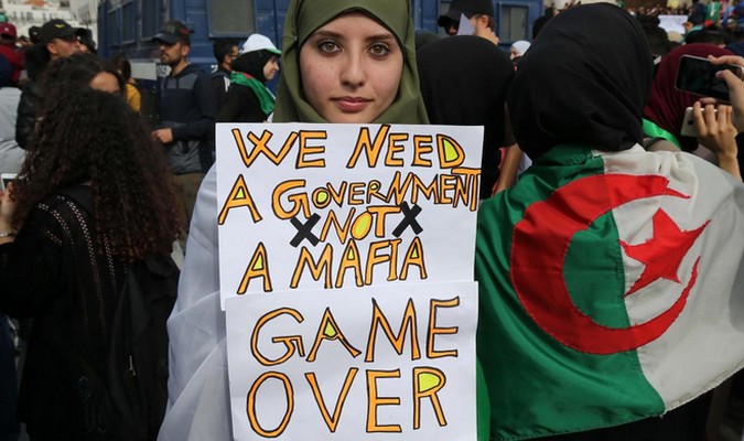 Algérie: Un parti d'opposition dénonce une "descente aux enfers" de franges entières de la population