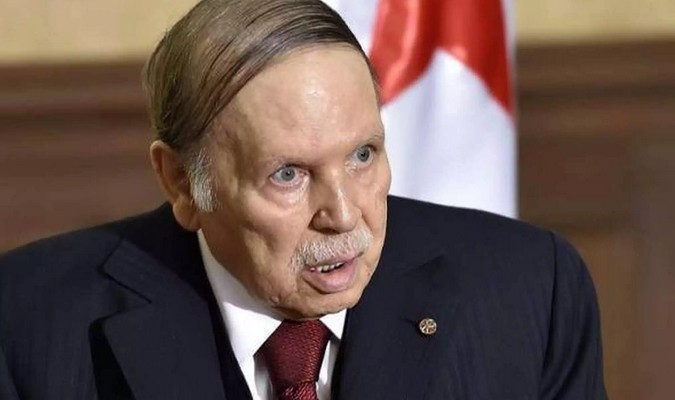Algérie: Bouteflika a déposé sa candidature