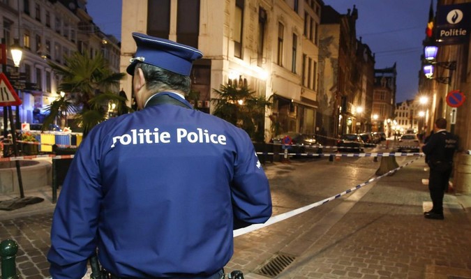 Un policier attaqué au couteau à Bruxelles