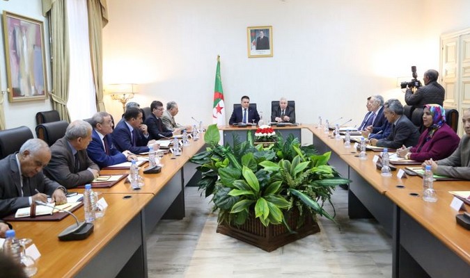Algérie : Le Parlement prend acte de la vacance du poste de président de la République