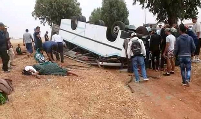 Trois morts et 37 blessés dans le renversement d’un véhicule de transport mixte à Safi