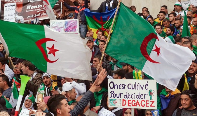 Algérie : 13 personnalités pour mener le dialogue et la médiation