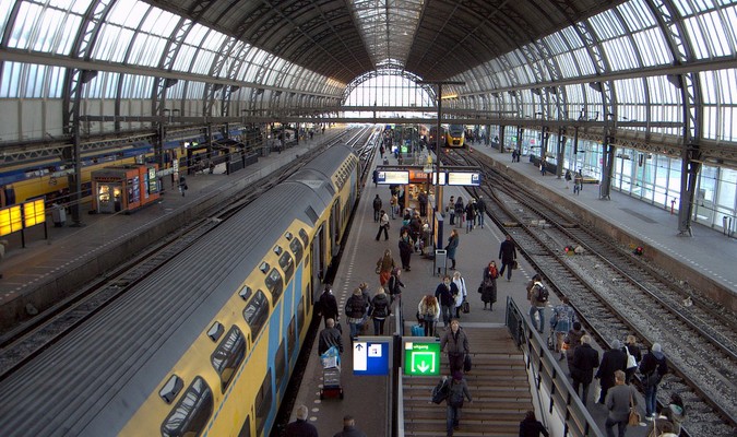 Deux blessés lors d'une attaque à l’arme blanche à la gare d'Amsterdam