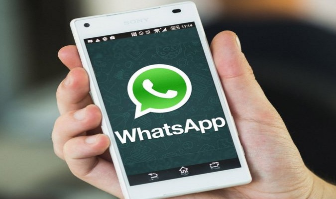 WhatsApp restreint ses fonctionnalités pour limiter les "fake news"