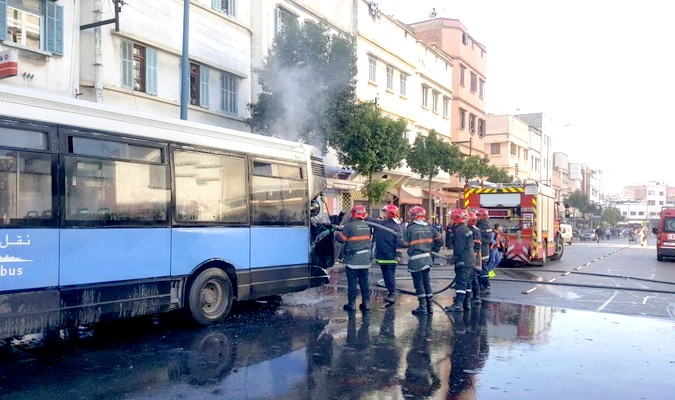 Casablanca: un bus en service prend feu(Photos)