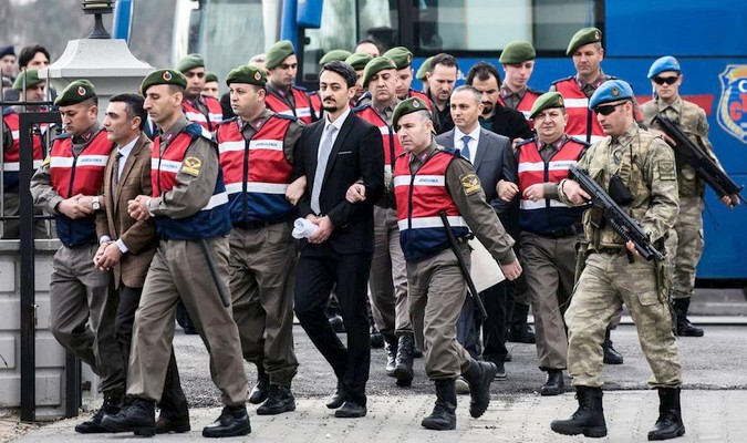 Turquie: La perpétuité pour des dizaines de militaires impliqués dans le putsch manqué