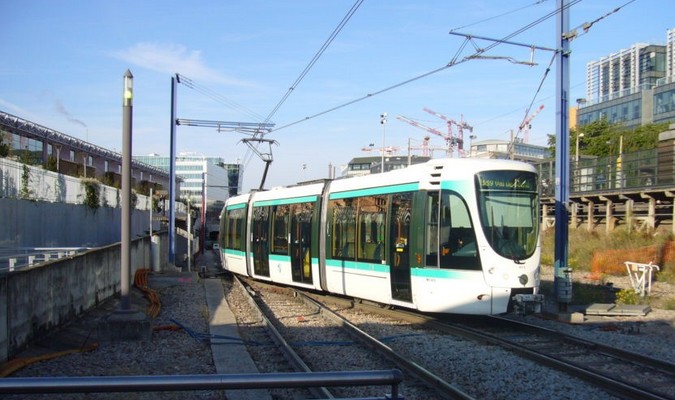Collision entre deux tramways en région parisienne : douze blessés
