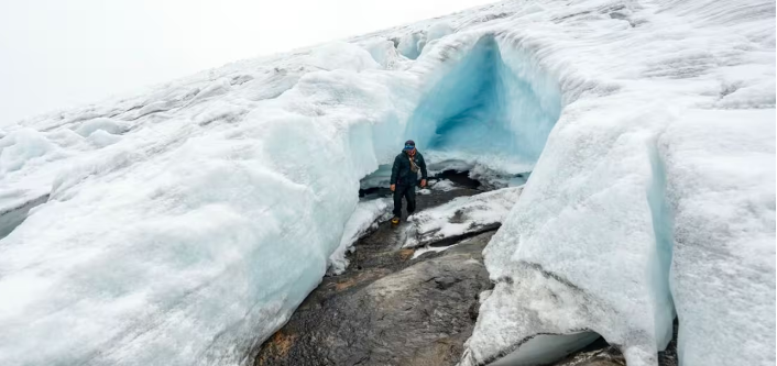 One of the few Colombian glaciers in danger, experts warn